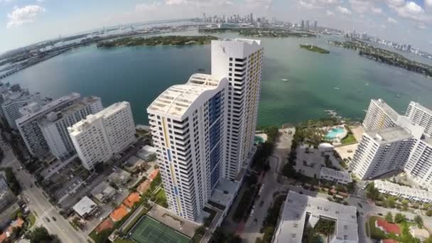 Miami Beach condomínios aéreo de vídeo — Vídeo de Stock