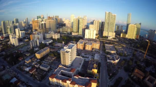 Luchtfoto Brickell in de schemering — Stockvideo