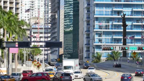 Vue lointaine de Brickell et du pont de Brickell allant au centre-ville de Miami — Video