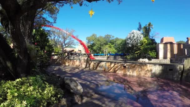 Zone d'éclaboussement de roller coaster — Video