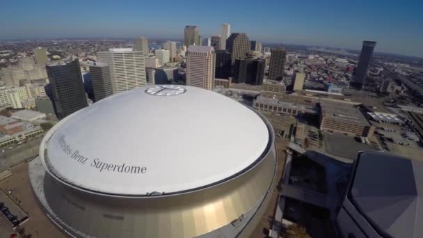 Vídeo aéreo del Mercedes Benz Super Dome — Vídeo de stock