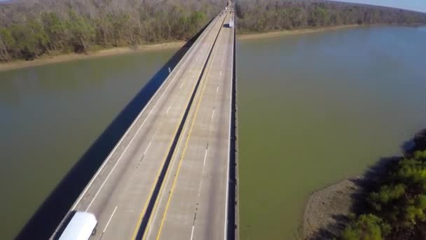 Бирдж над озером в Луизиане — стоковое видео