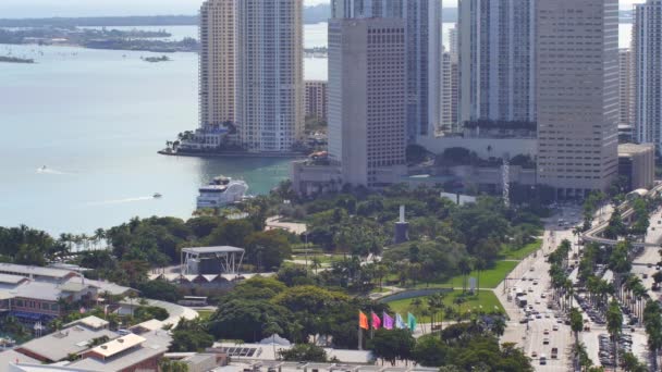 Letecký pohled na Bayfront Park Miami — Stock video
