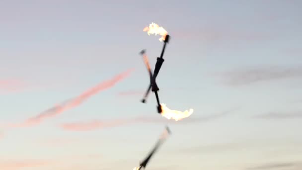 在佛罗里达州基韦斯特玩火人 — 图库视频影像
