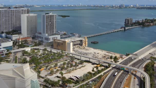 Sloop van het gebouw Miami Herald — Stockvideo