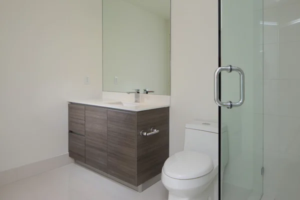 Modern bir banyoya, stok görüntü — Stok fotoğraf