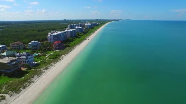 Video aéreo Barefoot Beach FL y casas de lujo — Vídeo de stock