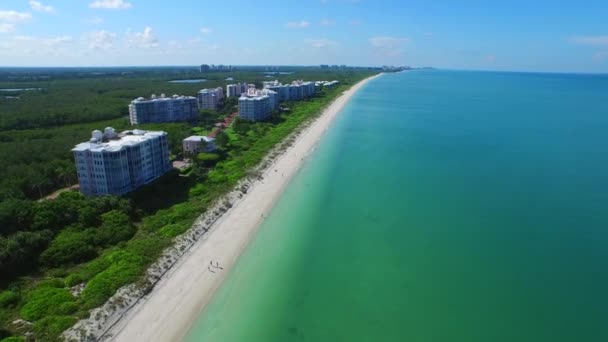 空中ビデオ ベアフット ビーチ フロリダや高級住宅 — ストック動画