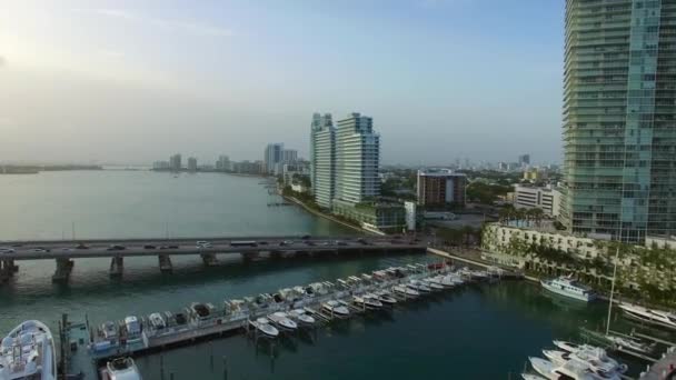 Jachthaven met boten in Miami — Stockvideo