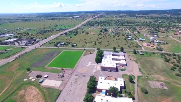 Nuevo México bajo el cielo azul — Vídeo de stock