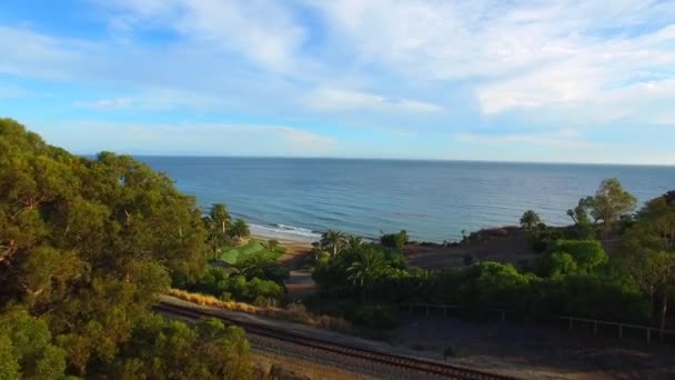 Luchtfoto video van Malibu, Californië — Stockvideo