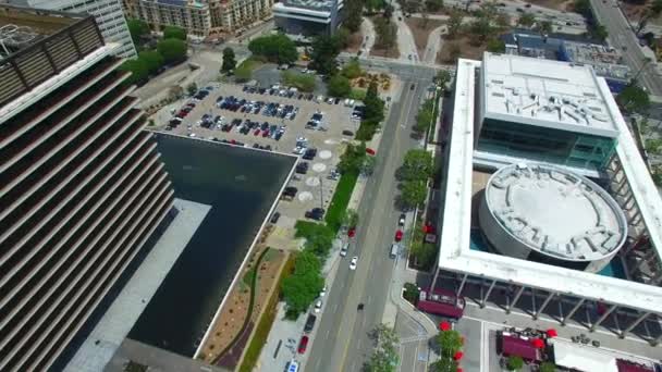 Видео с воздуха в центре Лос-Анджелеса — стоковое видео