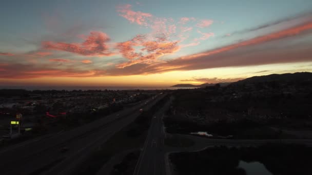 Luchtfoto video van een California Sunset — Stockvideo