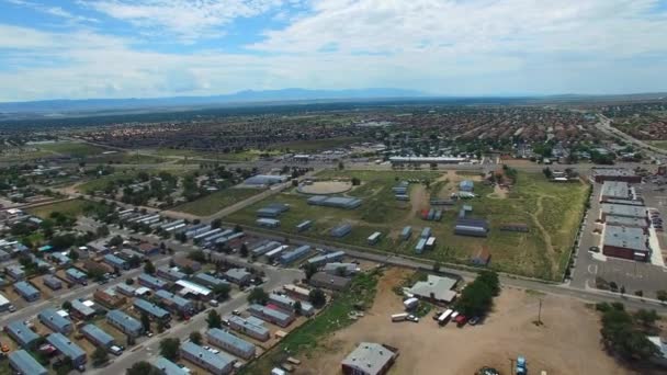 Vídeo aéreo de un parque de caravanas en Nuevo México — Vídeos de Stock