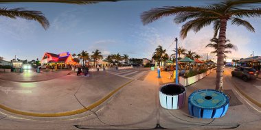 Fort Lauderdale, FL, ABD - 11 Ekim 2025: 360 Lauderdale Deniz kenarındaki fotoğraf. Fort Lauderdale Florida 'da popüler bir turizm merkezi.