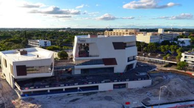 Fort Lauderdale, FL, ABD - 12 Ekim 2025: Jim Moran Vakfı yapım aşamasında