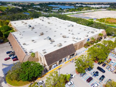 Sunrise, FL, ABD - 18 Ekim 2025: Hava Fotoğrafları Kulübü toptan satış kulübü Sunrise Florida