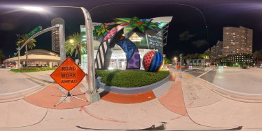 Miami Plajı, FL, ABD - 14 Ekim 2025: 5. caddedeki mağazalar.