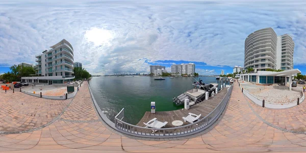 Miami Beach, FL, ABD - 16 Ekim 2025: 360 VR fotoğraf binası Capri South Beach Miami Beach