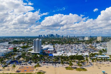 Fort Lauderdale, FL, ABD - 28 Ekim 2025: Fort Lauderdale Florida 'da düzenlenen uluslararası tekne fuarı
