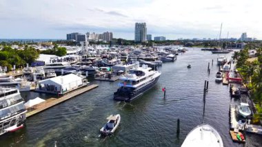 Fort Lauderdale, FL, ABD - 28 Ekim 2025, Boat Show 2025. Fort Lauderdale Uluslararası Tekne Fuarı.