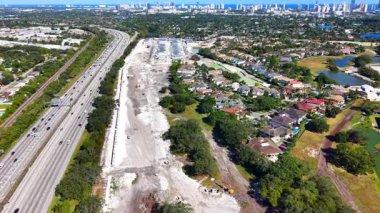 İkamet alanı Ojus Miami Florida 2025. Hava aracı denetim görüntüleri.