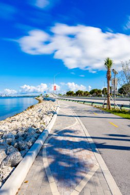 Hisse senedi Key Biscayne Köprüsü Sahili 2025