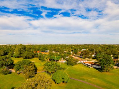 Miami Springs Florida ABD 'deki hava fotoğrafı golf sahası.