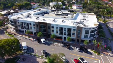 Miami Springs, FL, ABD - 12 Aralık 2025: Miami Springs Şehir Merkezi, Florida