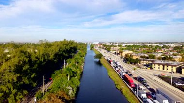 Miami nehri, Hialeah ve Miami Springs Florida arasında.