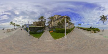 Hollywood, FL, ABD - 4 Ocak 2026 eşkenar dörtgen fotoğraf Hollywood Sahili tahta yolu 2026