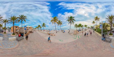 Hollywood, FL, ABD - 4 Ocak 2026 eşkenar dörtgen fotoğraf Hollywood Sahili tahta yolu 2026