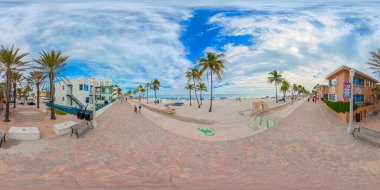 Hollywood, FL, ABD - 4 Ocak 2026 eşkenar dörtgen fotoğraf Hollywood Sahili tahta yolu 2026