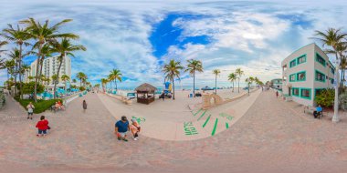 Hollywood, FL, ABD - 4 Ocak 2026 eşkenar dörtgen fotoğraf Hollywood Sahili tahta yolu 2026