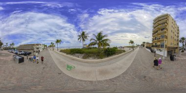 Hollywood, FL, ABD - 4 Ocak 2026 eşkenar dörtgen fotoğraf Hollywood Sahili tahta yolu 2026