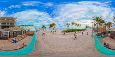 Hollywood, FL, ABD - 4 Ocak 2026 eşkenar dörtgen fotoğraf Hollywood Sahili tahta yolu 2026