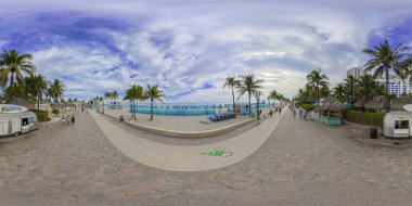 Hollywood, FL, ABD - 4 Ocak 2026 eşkenar dörtgen fotoğraf Hollywood Sahili tahta yolu 2026