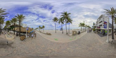 Hollywood, FL, ABD - 4 Ocak 2026 eşkenar dörtgen fotoğraf Hollywood Sahili tahta yolu 2026