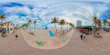 Hollywood, FL, ABD - 4 Ocak 2026 eşkenar dörtgen fotoğraf Hollywood Sahili tahta yolu 2026