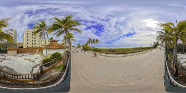 Hollywood, FL, ABD - 4 Ocak 2026 eşkenar dörtgen fotoğraf Hollywood Sahili tahta yolu 2026