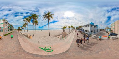 Hollywood, FL, ABD - 4 Ocak 2026 eşkenar dörtgen fotoğraf Hollywood Sahili tahta yolu 2026