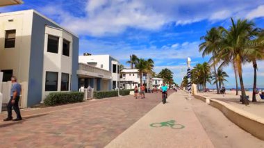 Tatil Hollywod Sahili Florida. 4k 24p stok video 2026