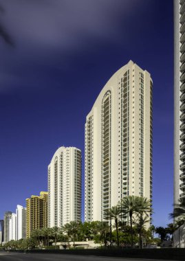 Sunny Isles Beach, FL, ABD - 8 Ocak 2026: Turnberry Ocean Colony Condominium Sunny Isles Beach