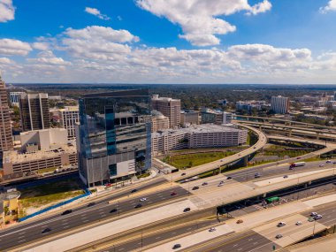 Şehir merkezindeki Orlando Florida logolarının hava fotoğrafı silinmiş.