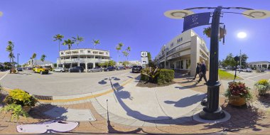 Napoli, FL, ABD - 2 Şubat 2026: Florida 'daki Chicos caddesi. 360 eşdörtgen vr fotoğraf.