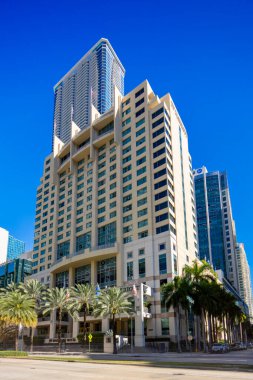 Brickell, FL, ABD - 2 Şubat 2026: JW Marriott Miami Brickell sokağın karşısından