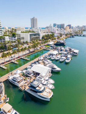 2026 Miami Beach Uluslararası Tekne Fuarı Collins Caddesi.