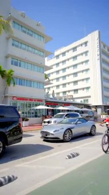 Miami Beach Ocean Drive dikey stok görüntüleri