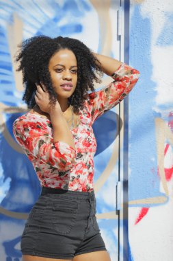 ellerin başında olan kadın