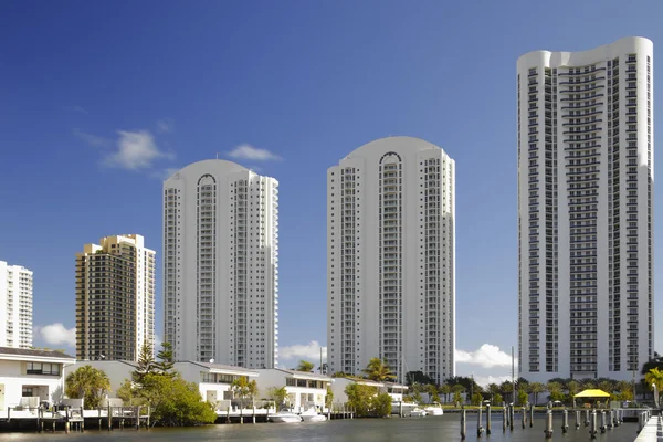 Gebouwen in Sunny Isles Beach — Stockfoto